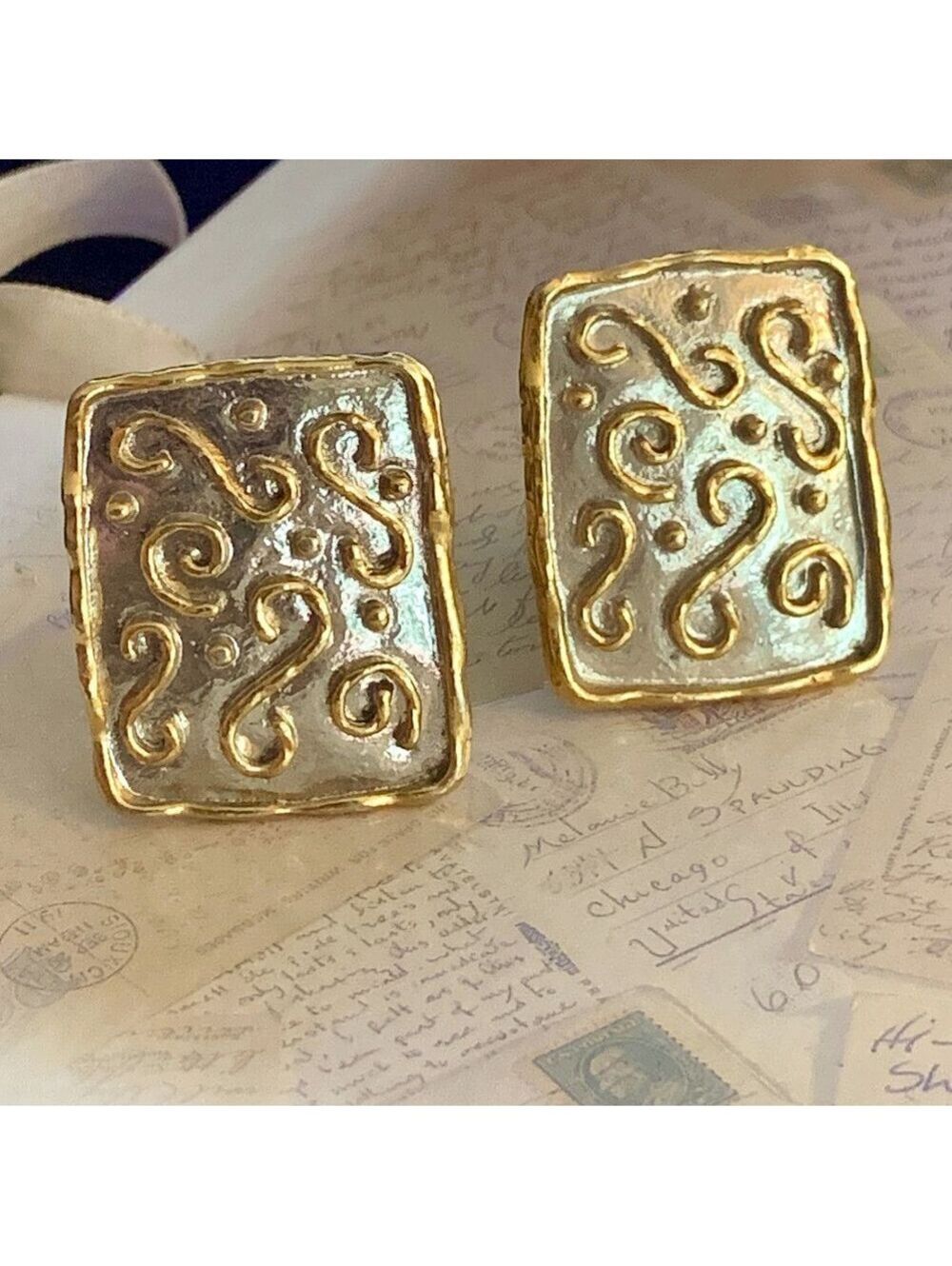 Vintage Elegant Gold Tone Swirl Clip-On Earrings - Classic Statement Style
